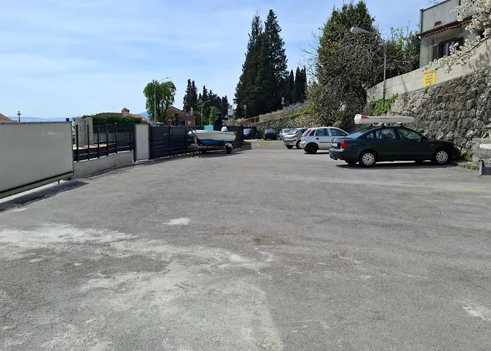 Apartament Komel I *